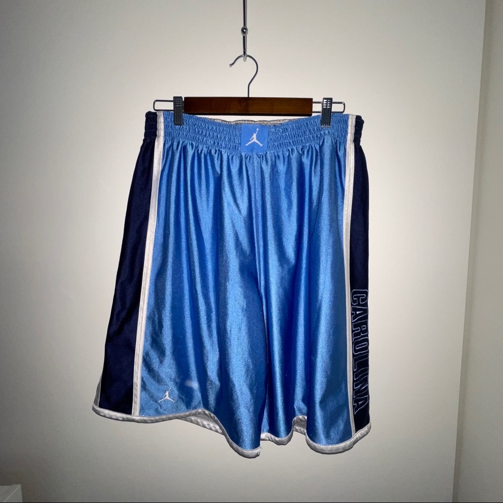 Jordan Men’s Tar Heels Reversible Basketball Shorts - No Size Tag, Fits Medium
